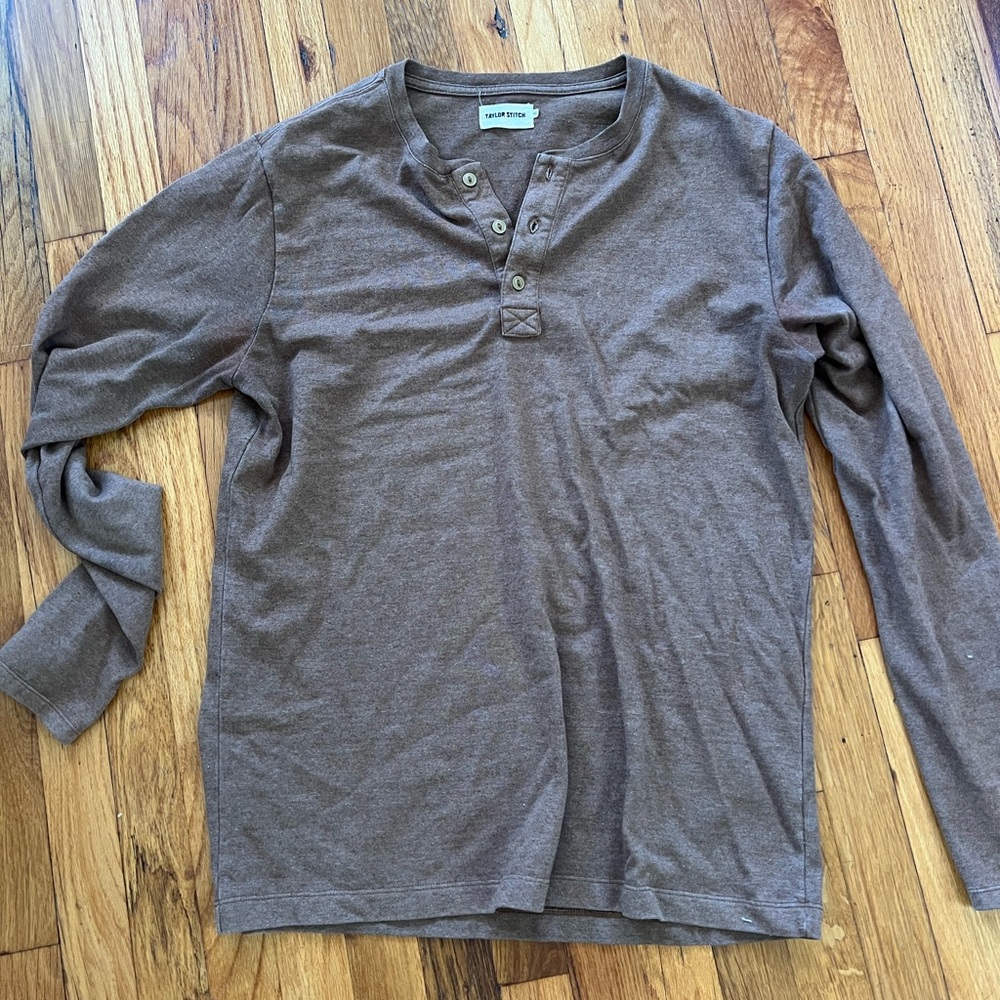 Taylor Stitch - Heavy bag Henley in light brown (L)